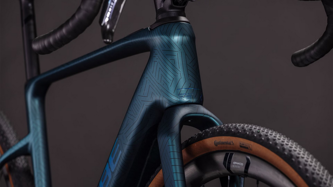 Vélo de Gravel Électrique Cube Nuroad Hybrid C:62 SLT 400X Sram Force XPLR AXS 13V 400 Wh 700 mm Vert Royal Crisscross 2026