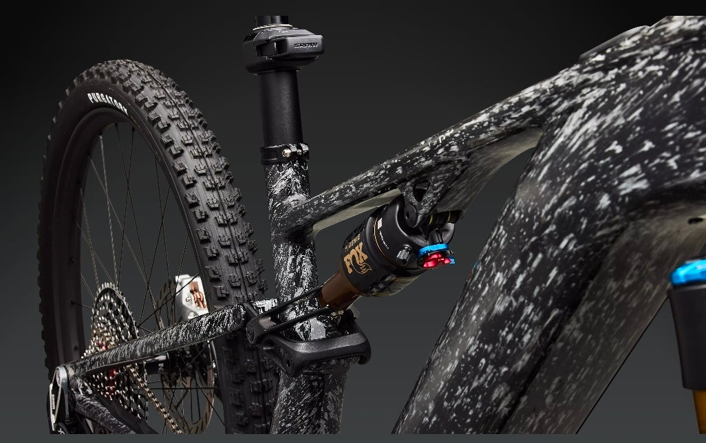 Velo electrique Specialized 
S-Works Turbo Levo R
Couple de 111 Nm, puissance de 850 W, batterie de 840W 2026