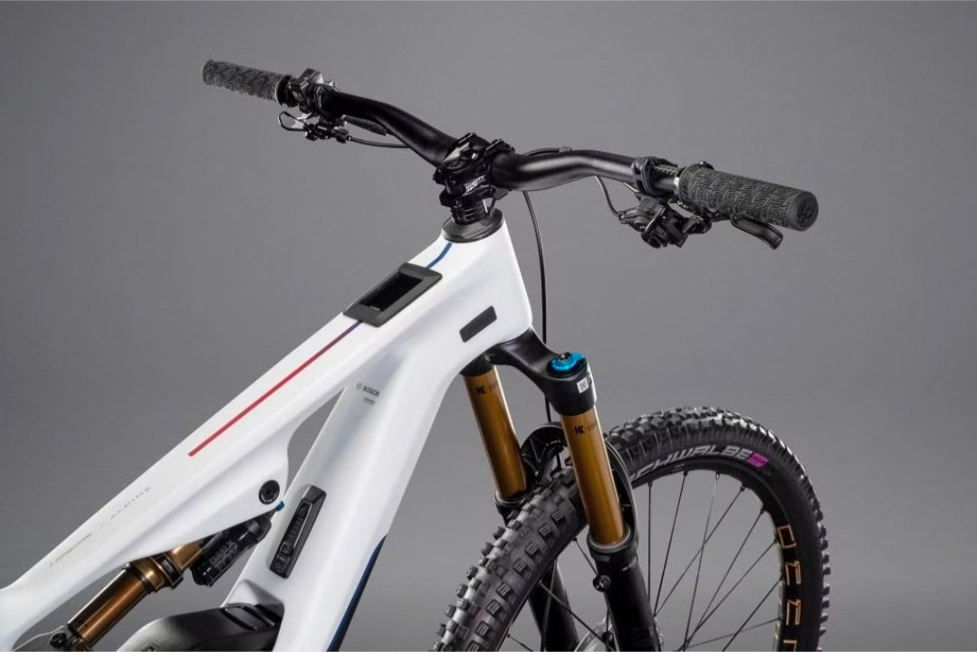 VTT Électrique Tout-Suspendu Lapierre Overvolt LPG SE R 12V 800Wh Bosch 100 Nm MX (29/27.5'') Blanc