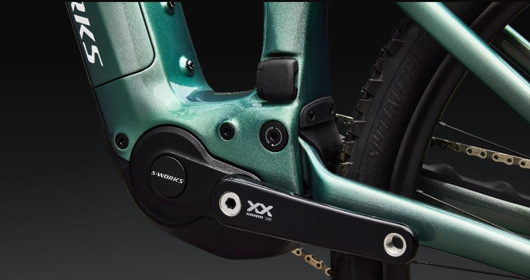 Velo electrique Specialized 
S-Works Turbo Levo R
Couple de 111 Nm, puissance de 850 W, batterie de 840W 2026
