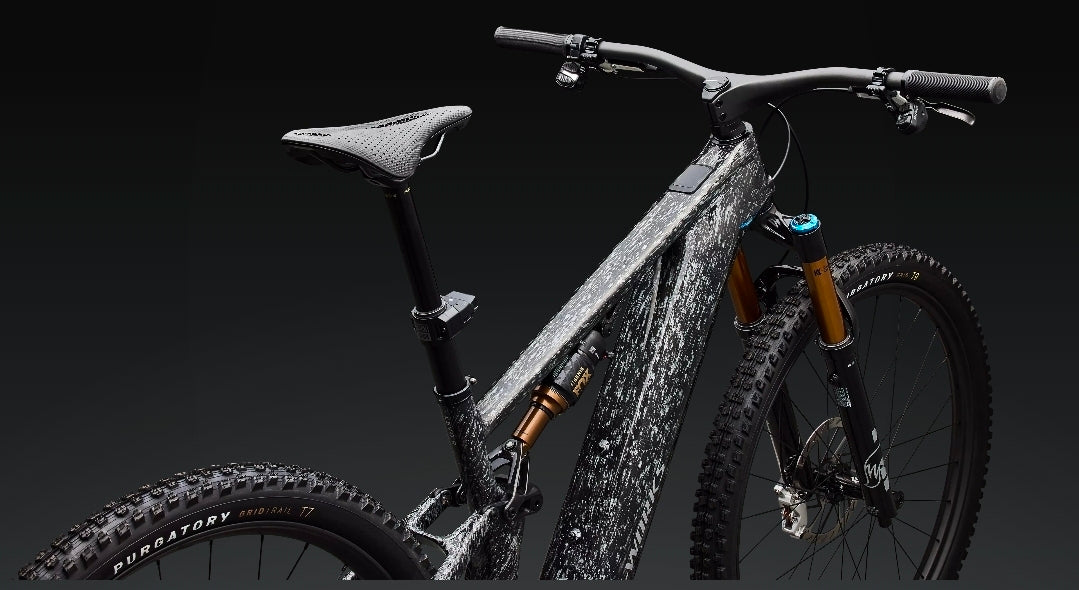 Velo electrique Specialized 
S-Works Turbo Levo R
Couple de 111 Nm, puissance de 850 W, batterie de 840W 2026