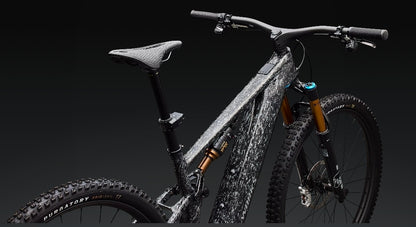 Velo electrique Specialized 
S-Works Turbo Levo R
Couple de 111 Nm, puissance de 850 W, batterie de 840W 2026