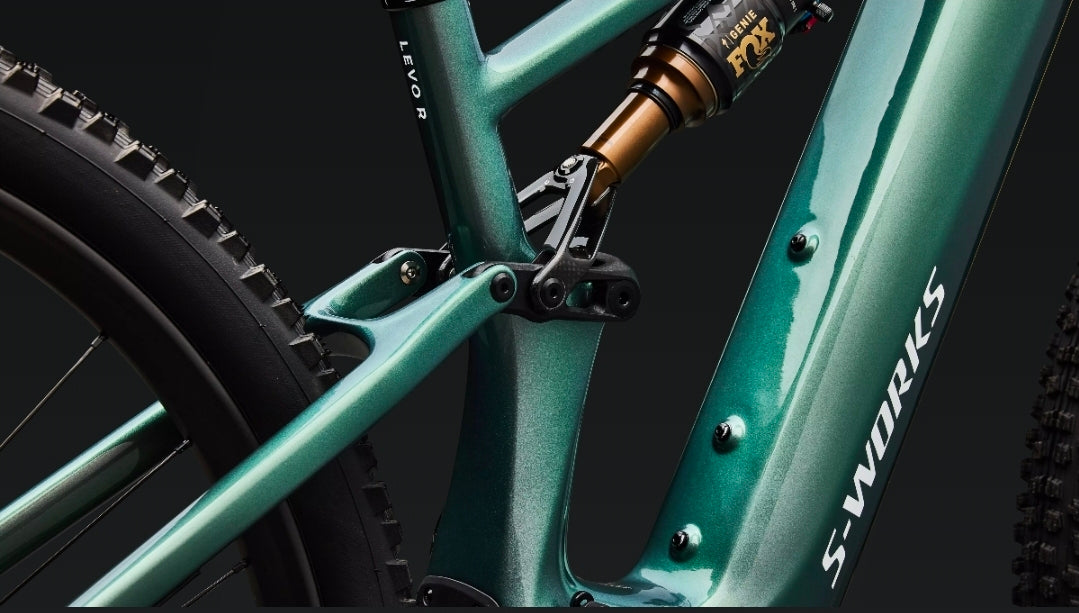 Velo electrique Specialized 
S-Works Turbo Levo R
Couple de 111 Nm, puissance de 850 W, batterie de 840W 2026